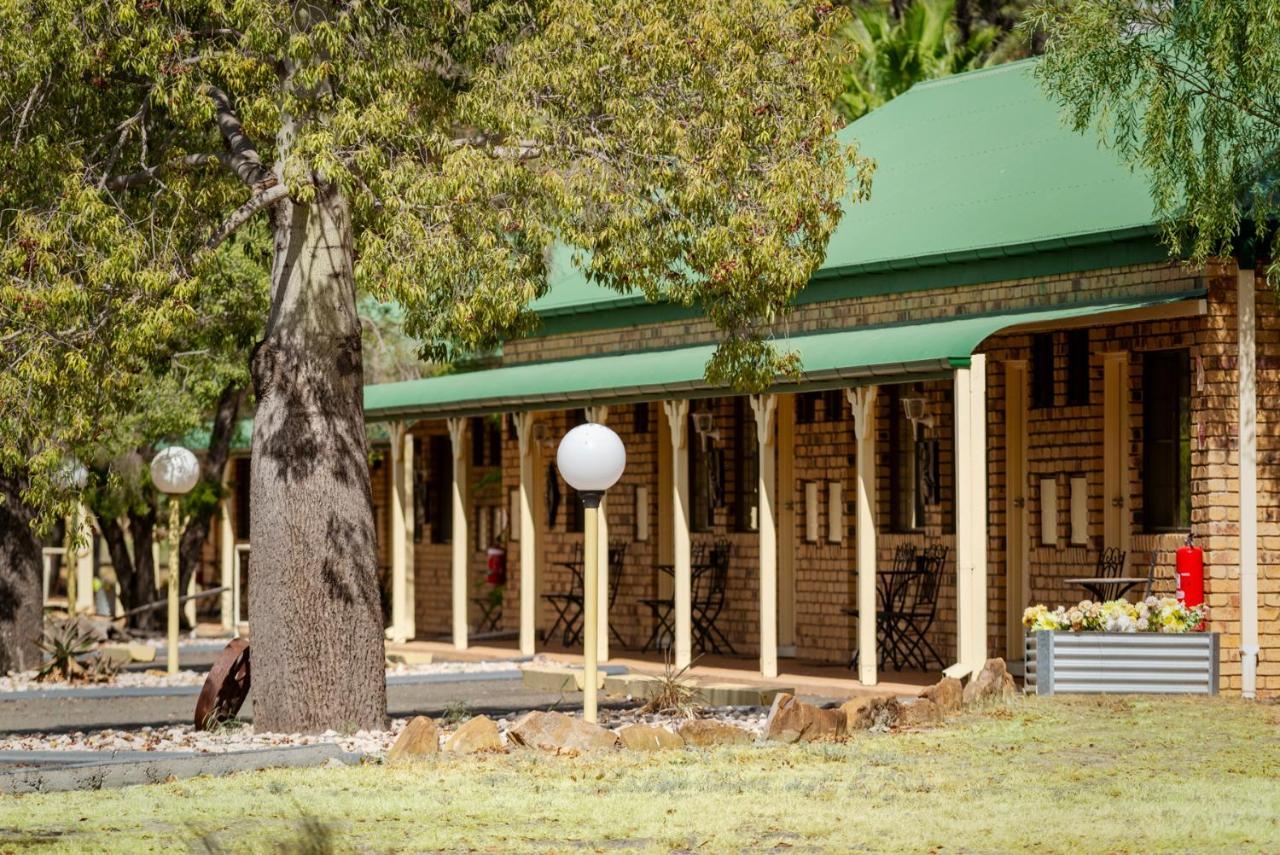 Overlander Homestead Motel Roma Εξωτερικό φωτογραφία