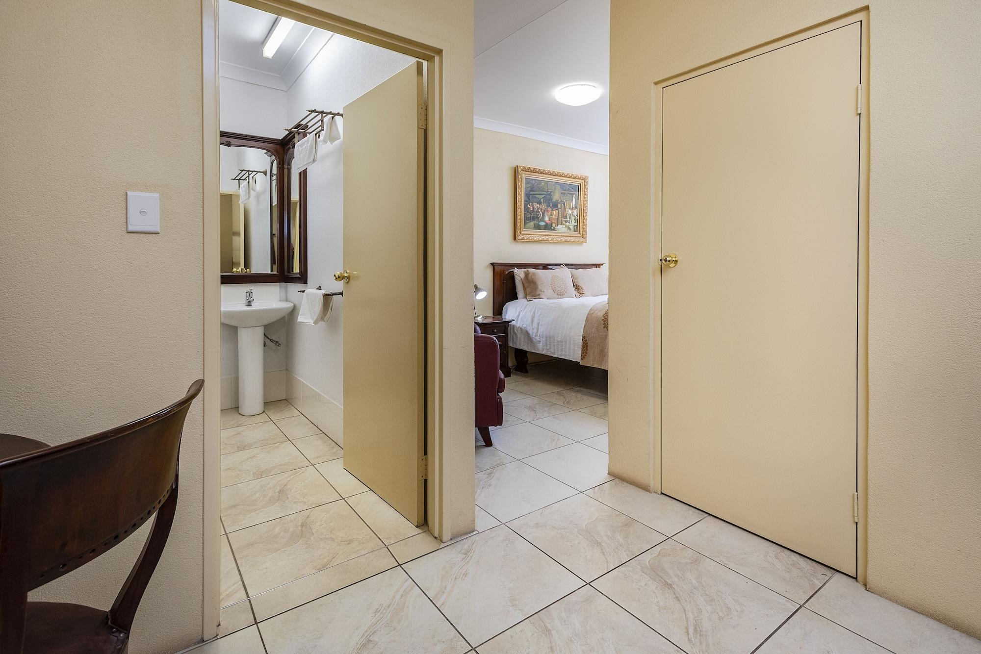 Overlander Homestead Motel Roma Εξωτερικό φωτογραφία