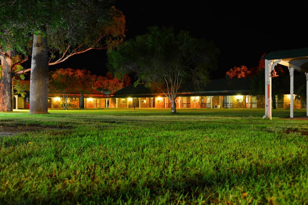 Overlander Homestead Motel Roma Εξωτερικό φωτογραφία