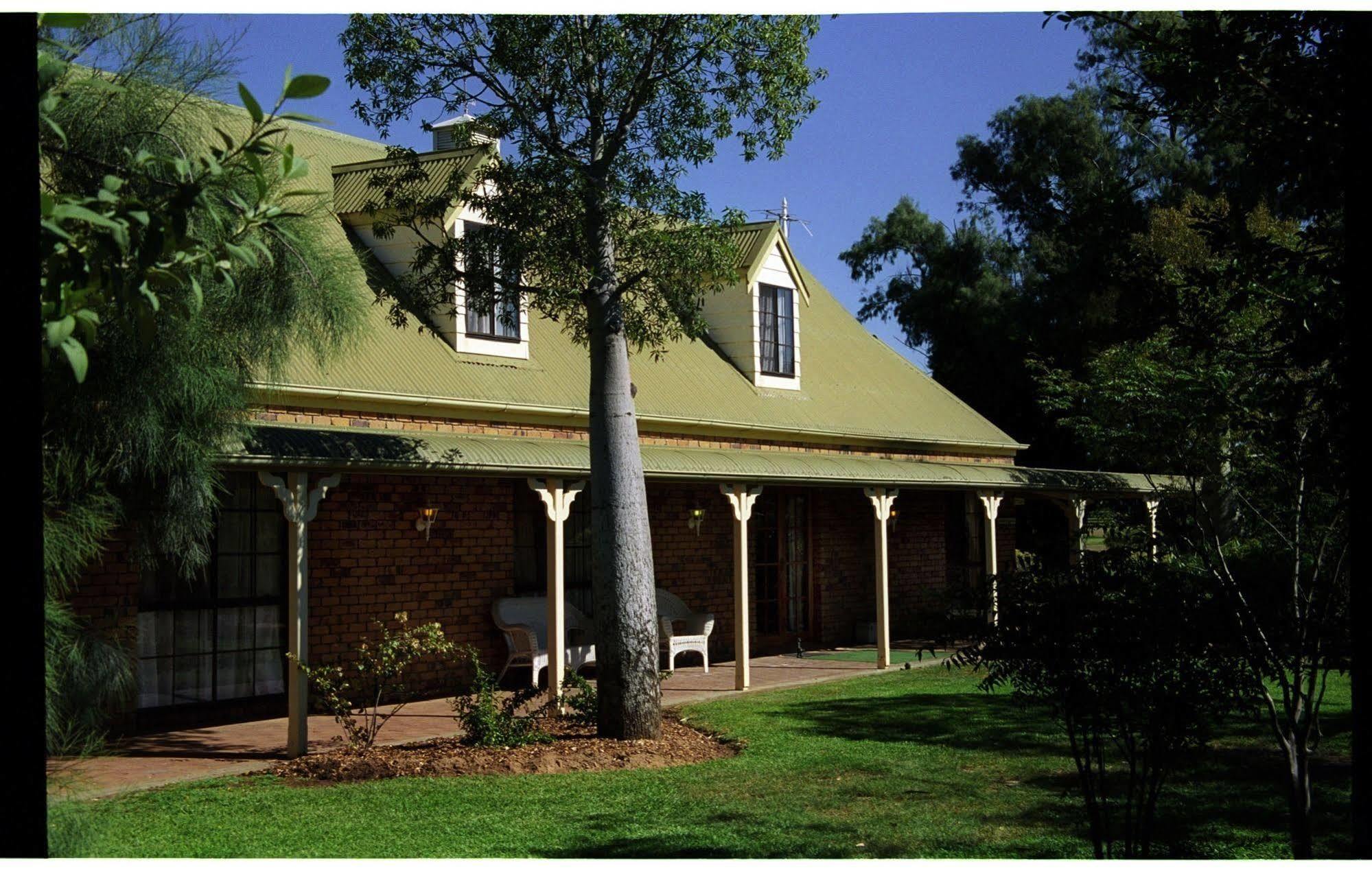 Overlander Homestead Motel Roma Εξωτερικό φωτογραφία