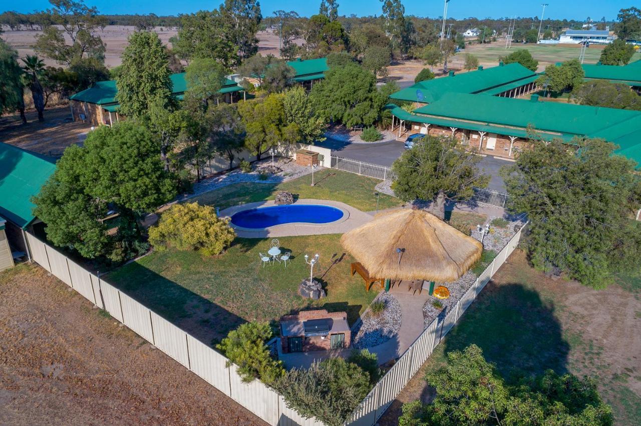 Overlander Homestead Motel Roma Εξωτερικό φωτογραφία