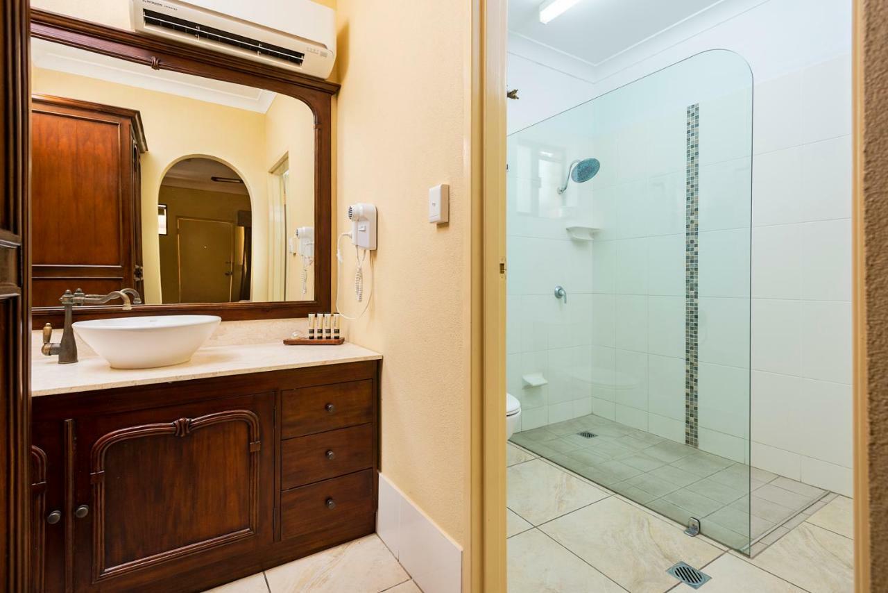 Overlander Homestead Motel Roma Εξωτερικό φωτογραφία